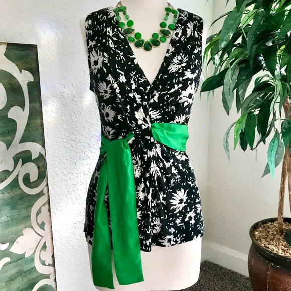 Anthropologie Floral Top Green Satin Sash NWT Size XS Preppy Cottagecore Y2K NDS - Picture 4 of 11
